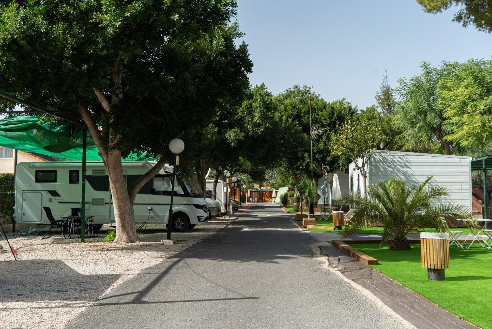 Camping Las Palmeras 크레베렌티 외부 사진