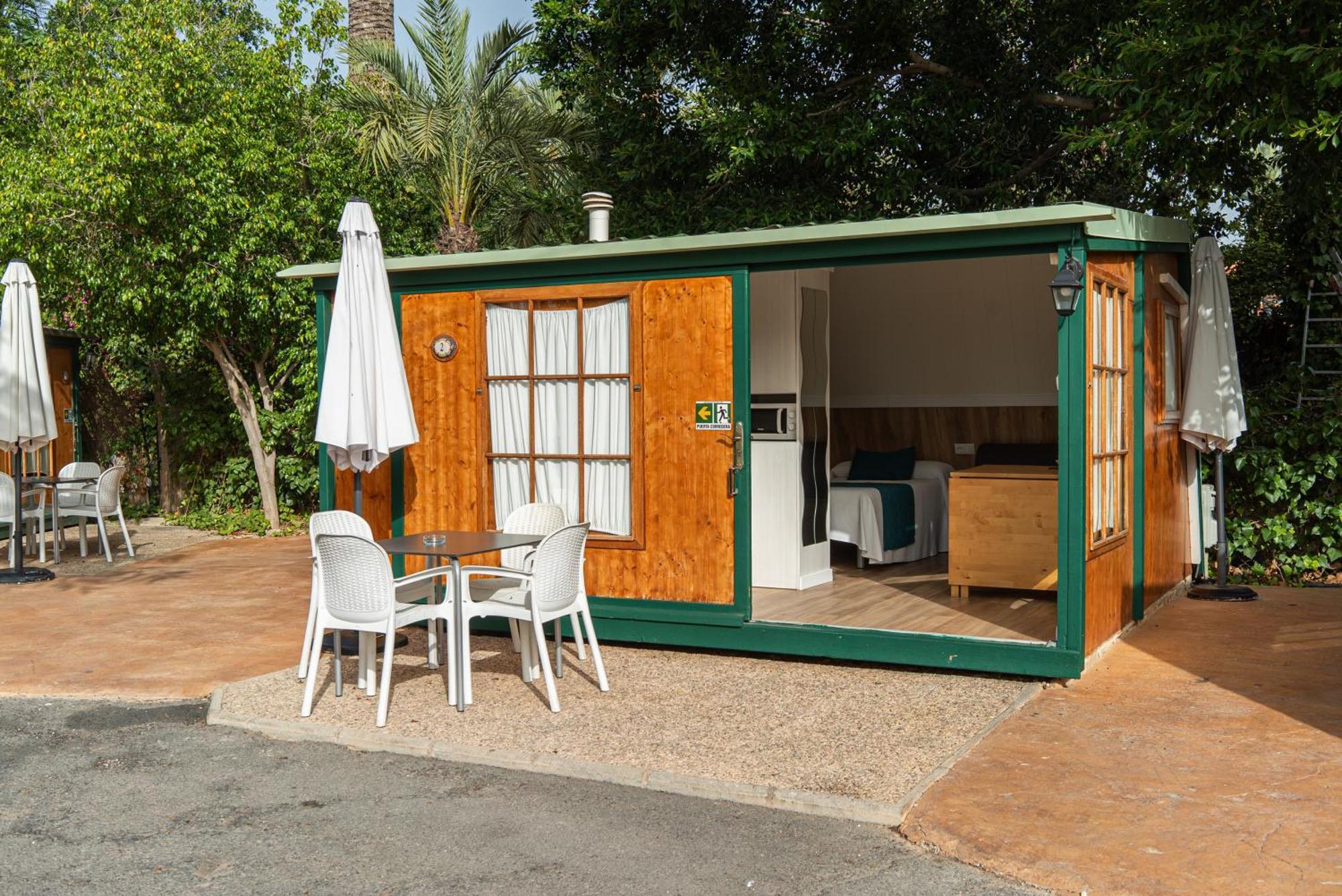 Camping Las Palmeras 크레베렌티 외부 사진